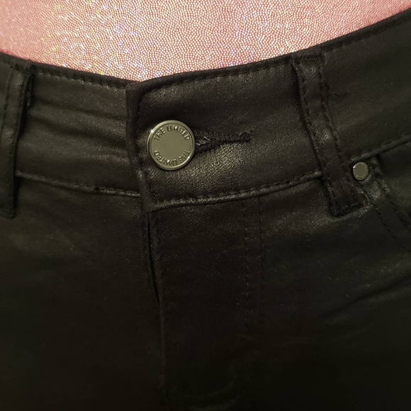 Leather look jeans - Picture 3 of 3